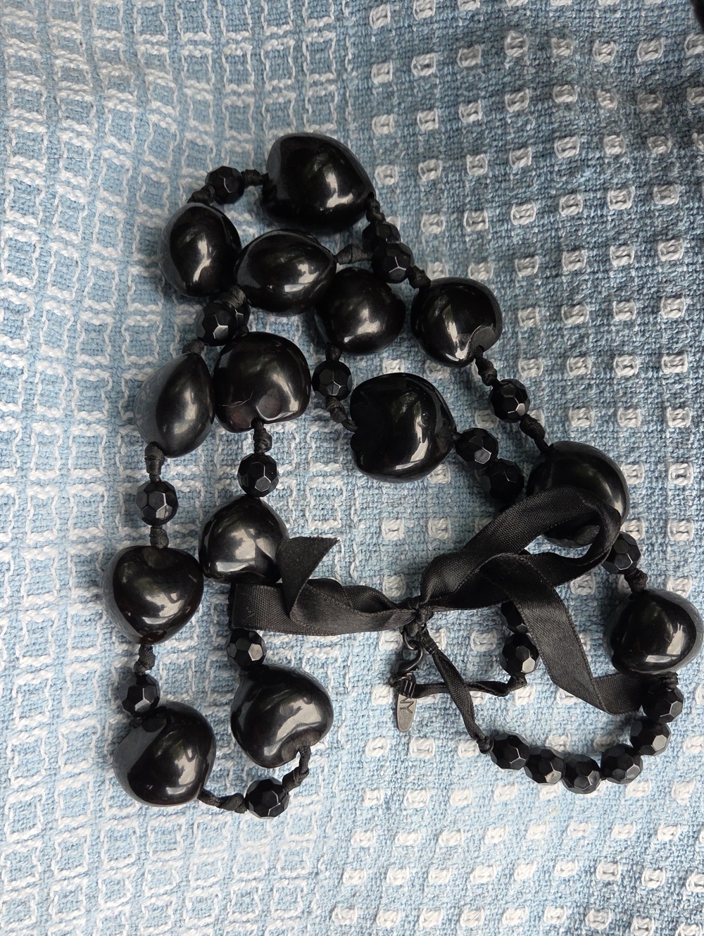 Vintage NY Hawaiian Black Kukui Nut Beaded Necklace.